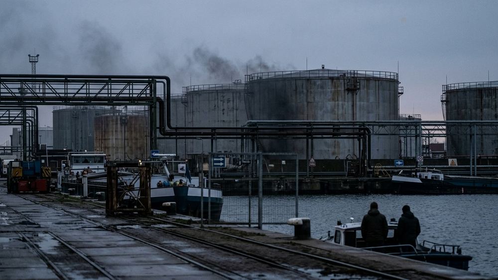 Ukraine greift Erdölterminal in Sankt Petersburg an