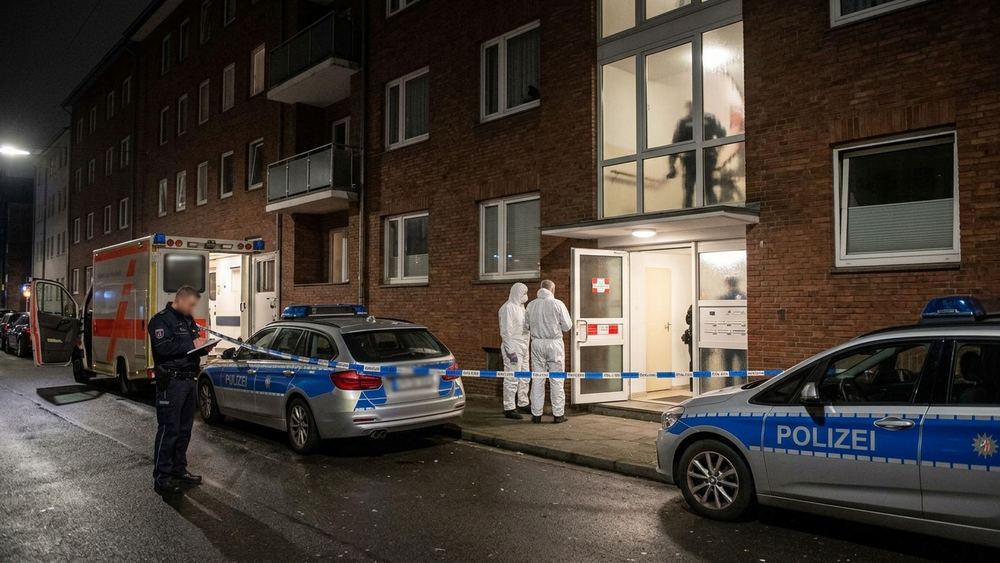 Schüsse in Düsseldorfer Wohnung: 23-Jähriger lebensgefährlich verletzt